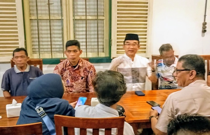 Foto ; gesuri